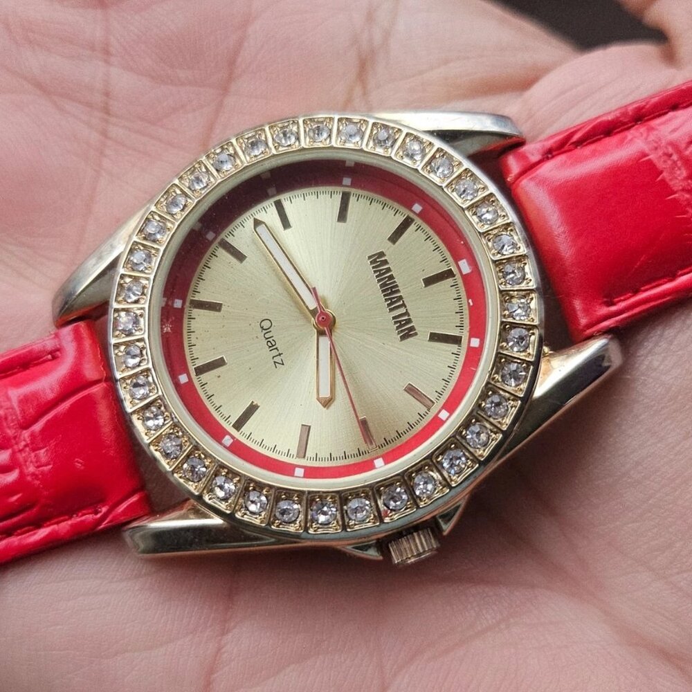 Croton Manhattan Women Wristwatch Red Leather Strap Analog Watch Holidays